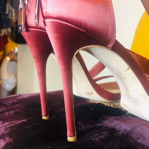 Vince Camuto Devin Sandal size 8.5 Mint NWOT - Picture 11 of 14